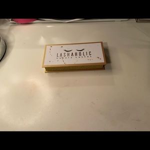 Lashaholic
